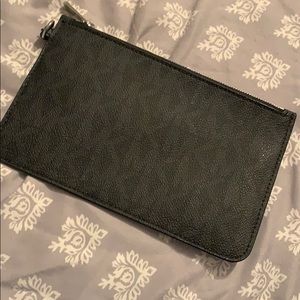 Authentic Michael Kors change purse